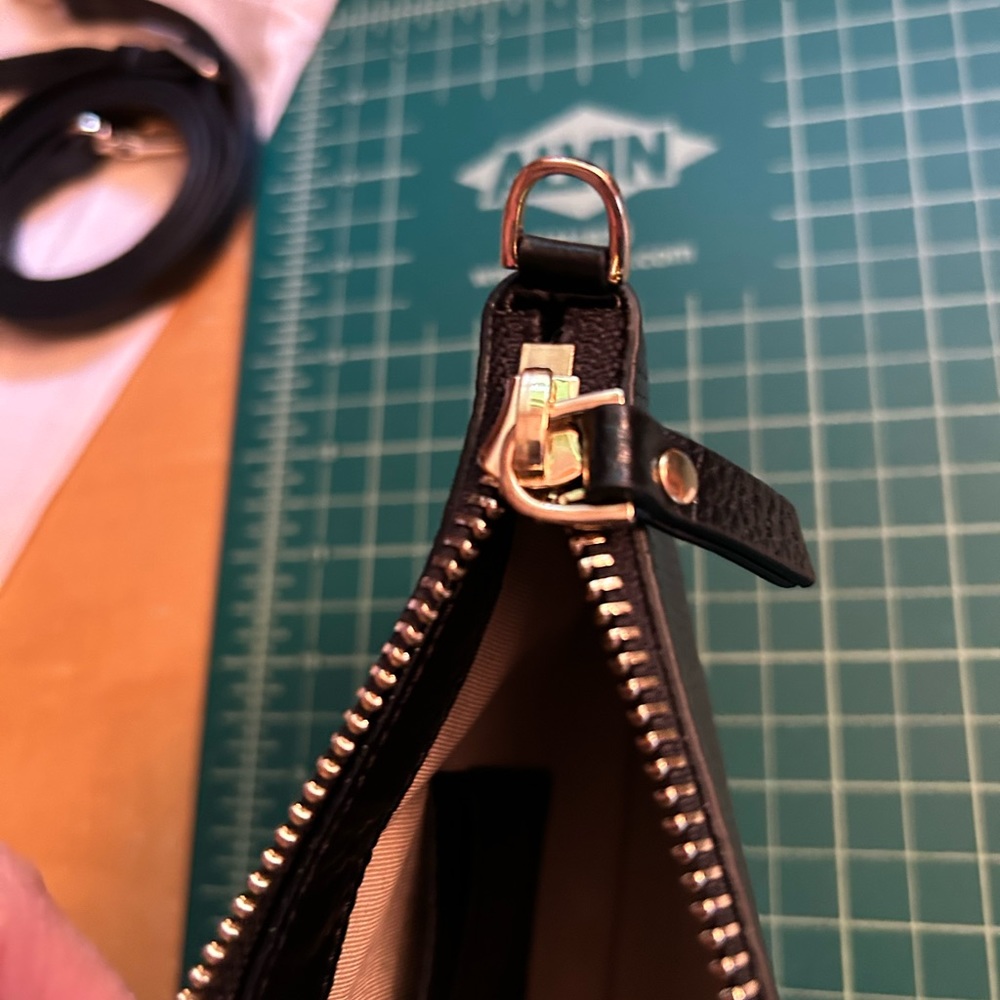 Patent of Heart Leather Crossbody Bag - Picture 6 of 8